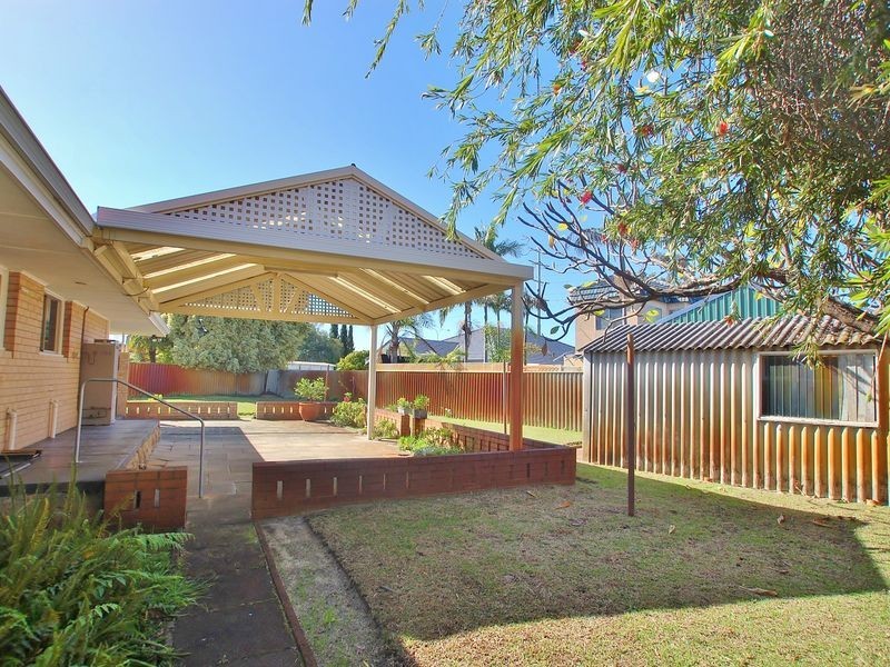 139 Howes Crescent, Dianella WA 6059