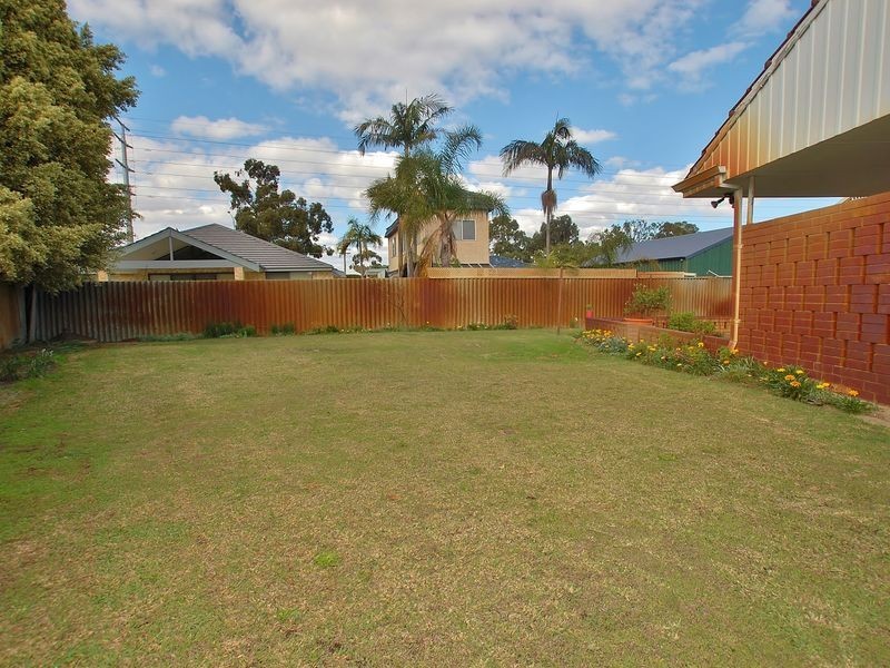 139 Howes Crescent, Dianella WA 6059