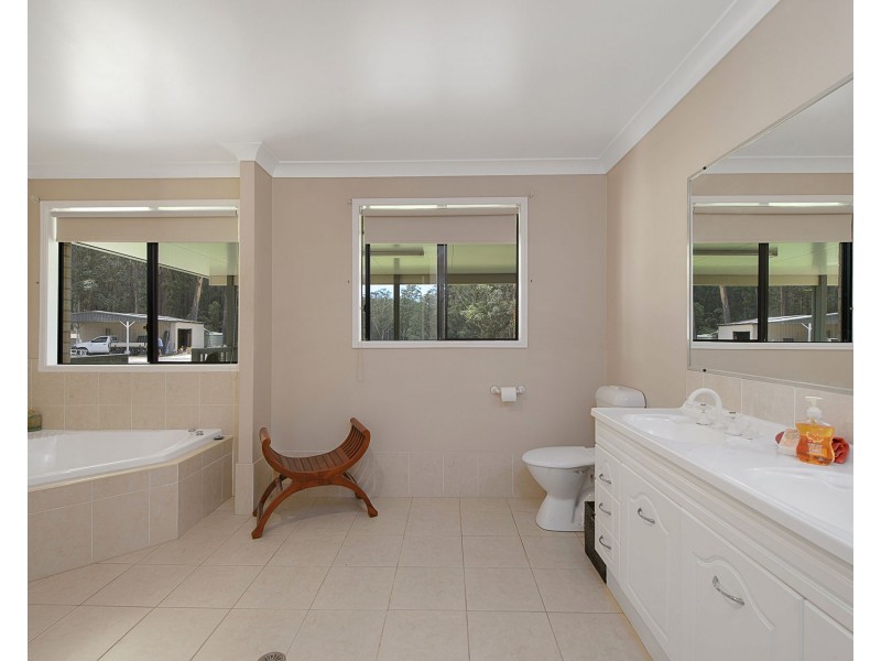 5 Fenton Drive, King Creek NSW 2446