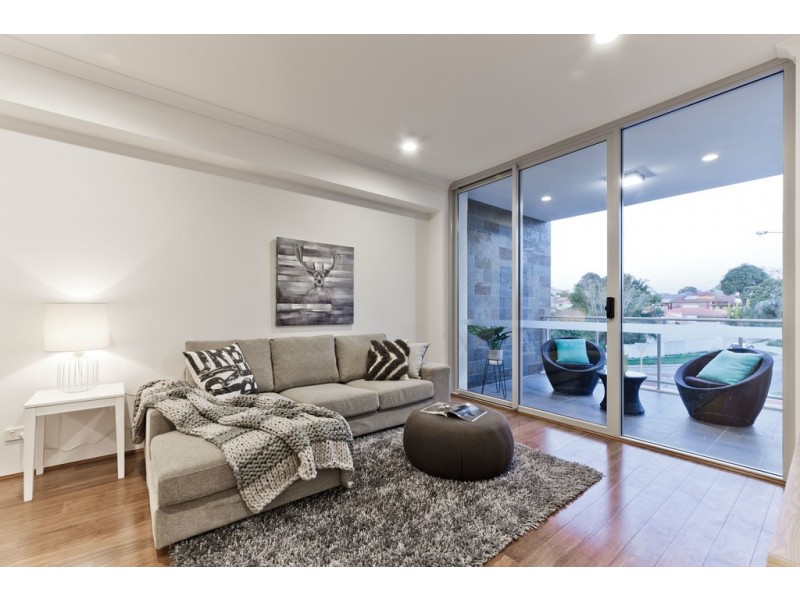 2/5 Barker Avenue, Como WA 6152