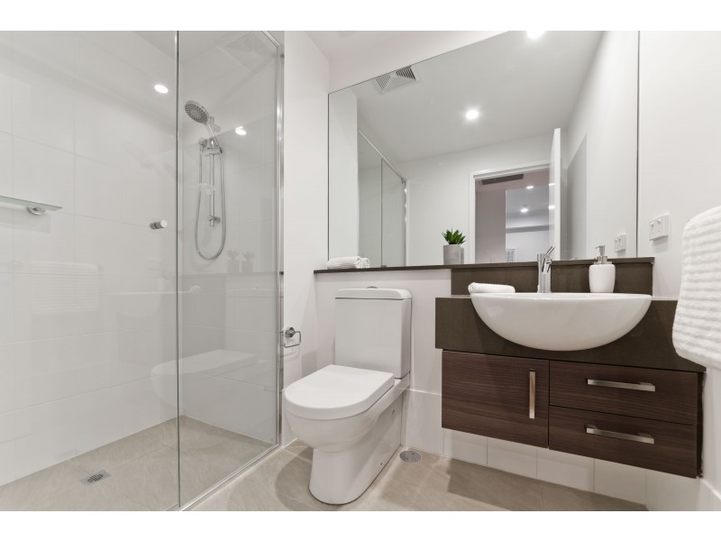 2/5 Barker Avenue, Como WA 6152