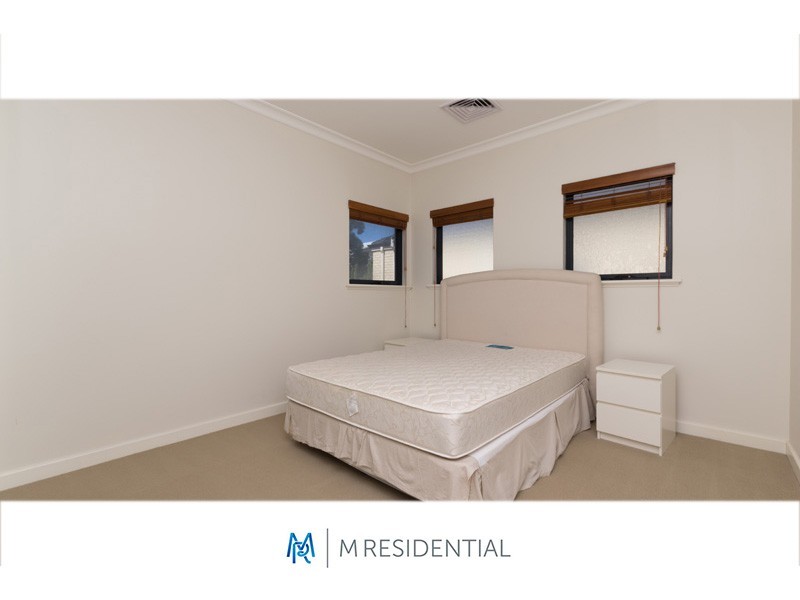 27 Stitfold Promenade, Salter Point WA 6152