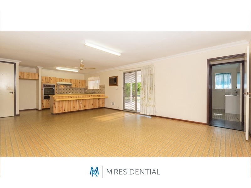 33 Jones Street, Stirling WA 6021