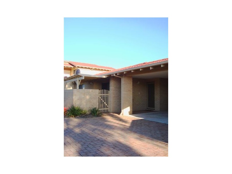 2/60 Robert Street, Como WA 6152