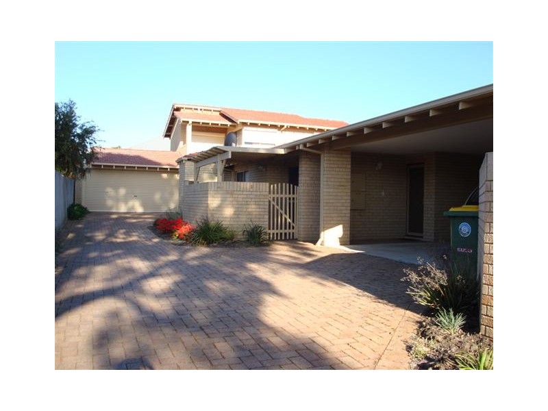 2/60 Robert Street, Como WA 6152