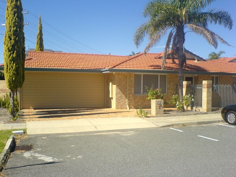 2 Gladstone Avenue, South Perth WA 6151