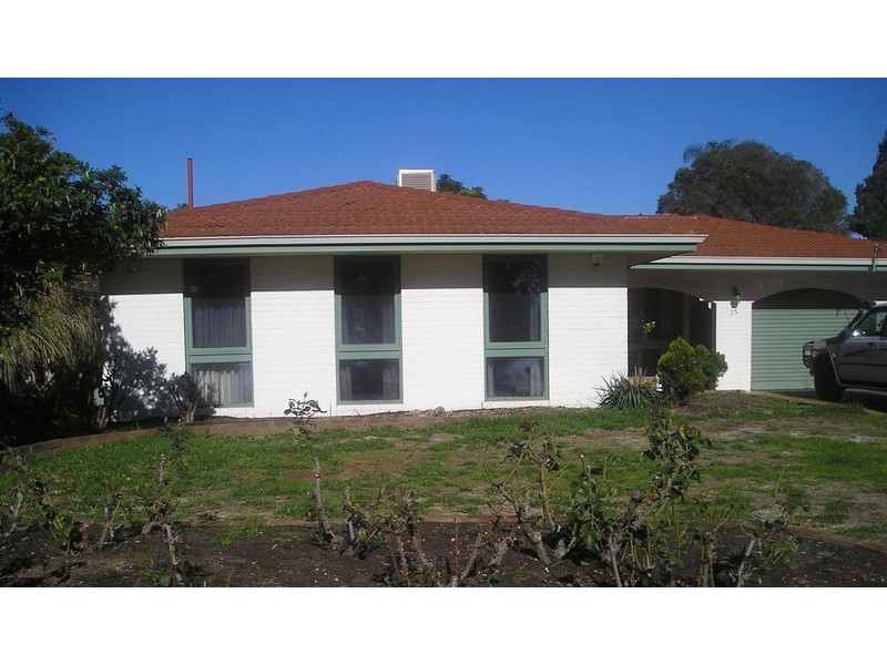 25 Parkside Drive, Thornlie WA 6108