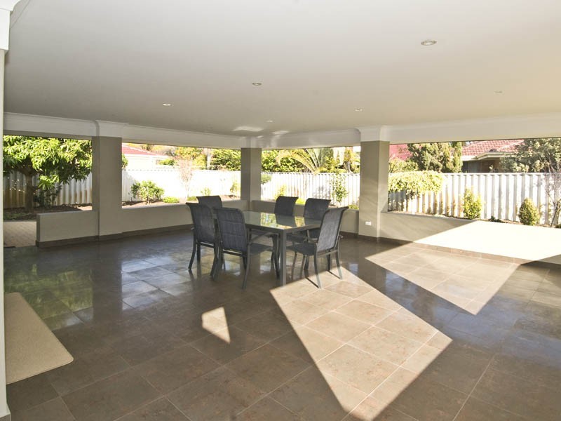 19 Cashel Way, Waterford WA 6152