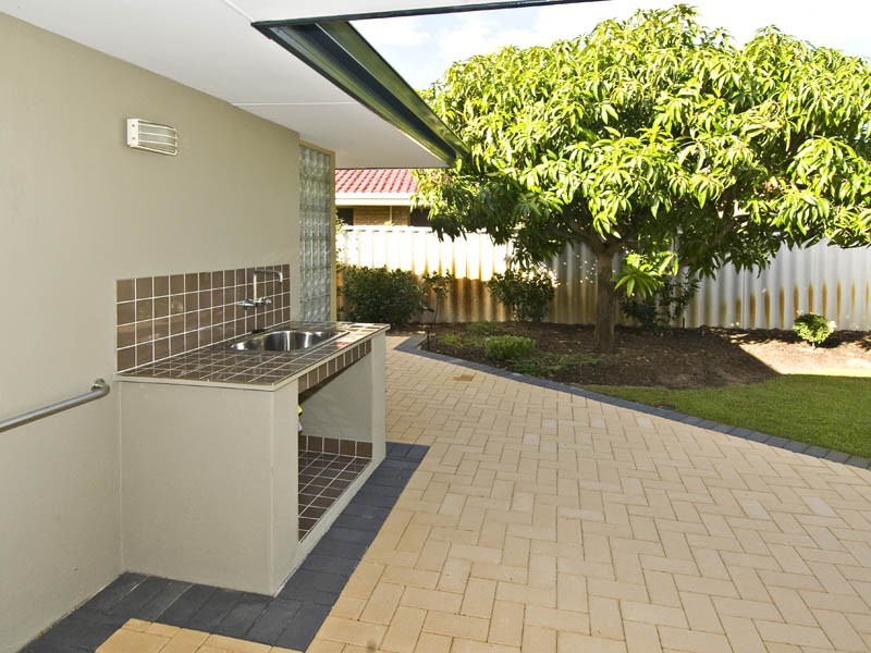 19 Cashel Way, Waterford WA 6152