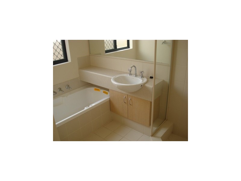 1/2 York Avenue, Bentley WA 6102