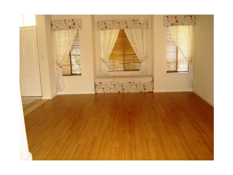 28 Lowan Loop, Karawara WA 6152