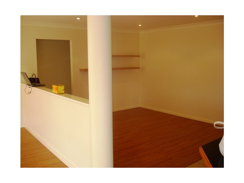 28 Lowan Loop, Karawara WA 6152