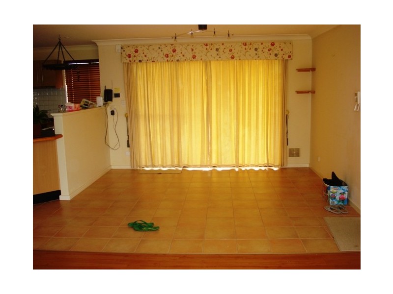 28 Lowan Loop, Karawara WA 6152