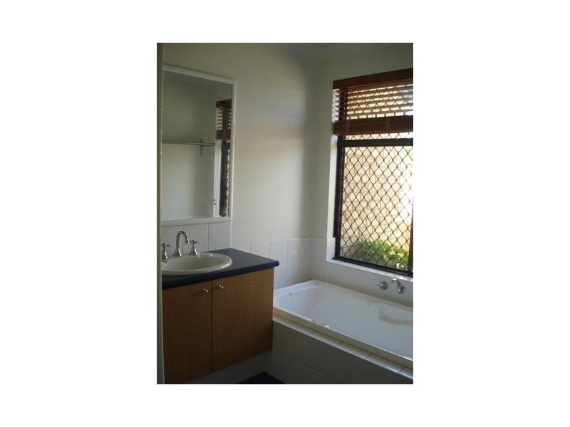 28 Lowan Loop, Karawara WA 6152