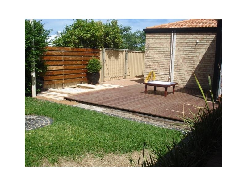 28 Lowan Loop, Karawara WA 6152