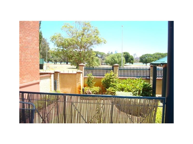 110/7-11 Heirisson Way, Victoria Park WA 6100