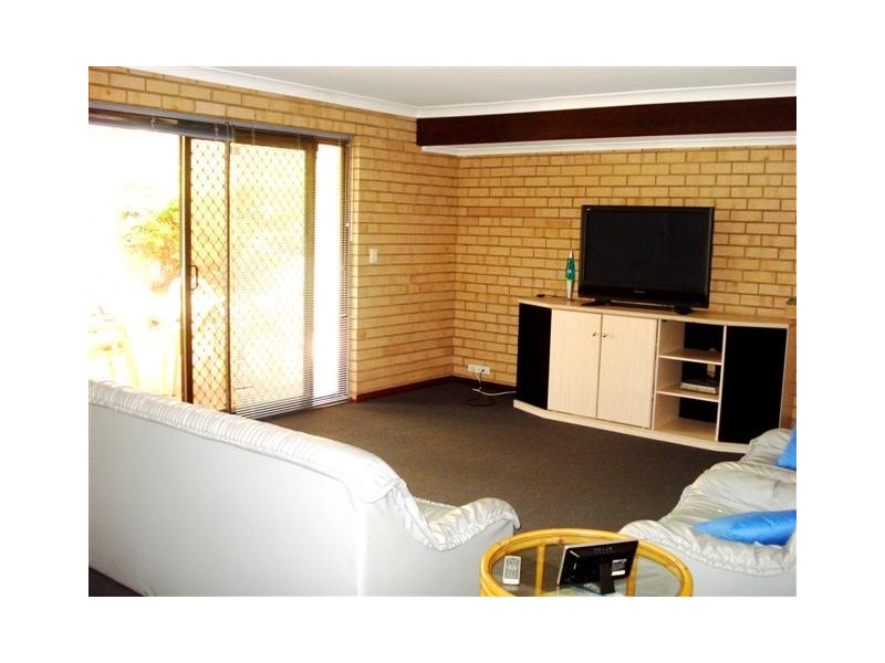 2/115 Swansea Street, East Victoria Park WA 6101