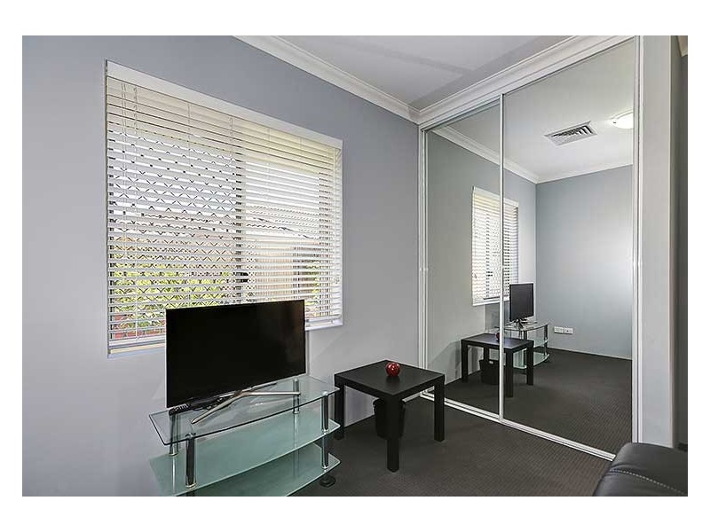 39a Chapman Road, St James WA 6102