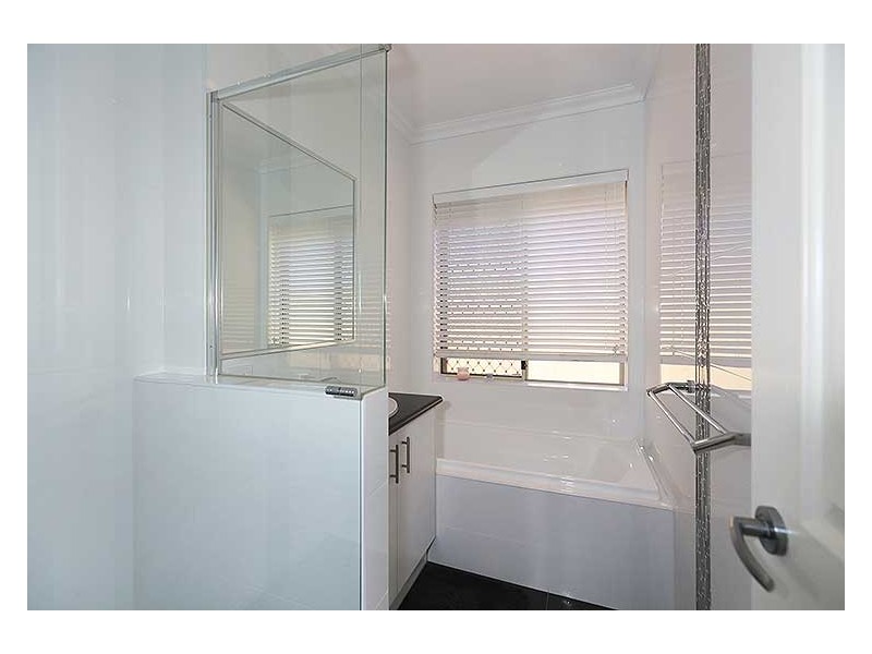 39a Chapman Road, St James WA 6102