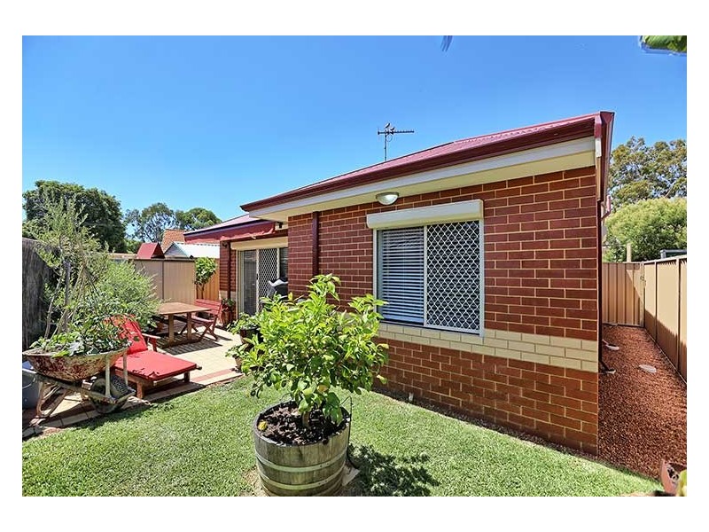 39a Chapman Road, St James WA 6102
