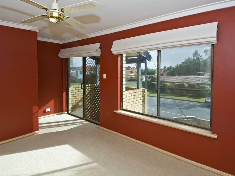 3/5 Cale Street, Como WA 6152