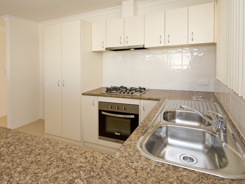 4/35 Nicholson Road, Cannington WA 6107