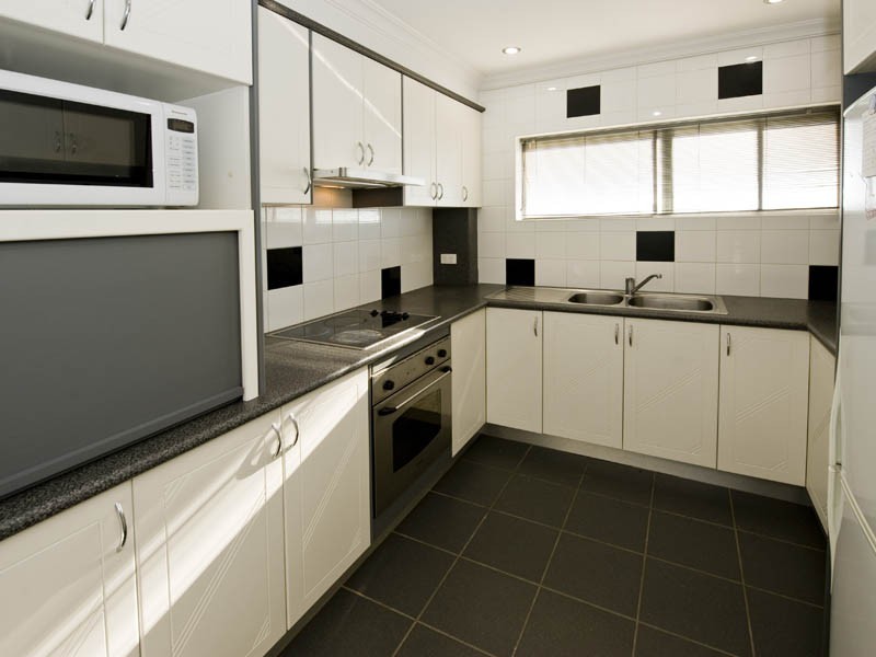 8E/9-11 Parker Street (Windsor Towers), South Perth WA 6151