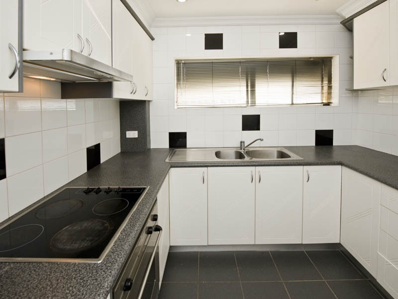 8E/9-11 Parker Street (Windsor Towers), South Perth WA 6151