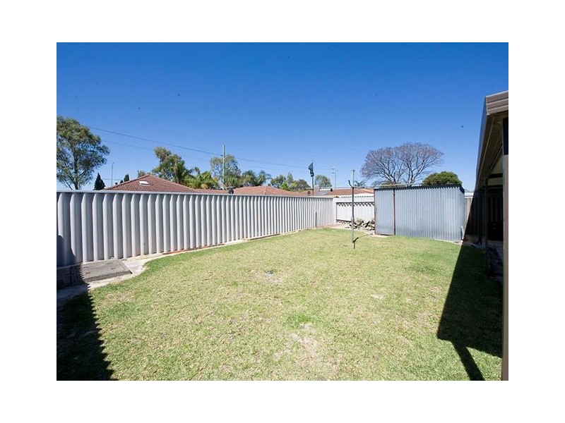 2 Satellite Place, Carlisle WA 6101