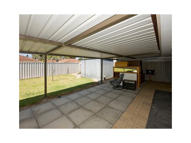 2 Satellite Place, Carlisle WA 6101