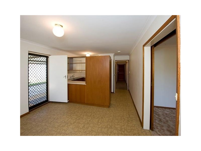 2 Satellite Place, Carlisle WA 6101