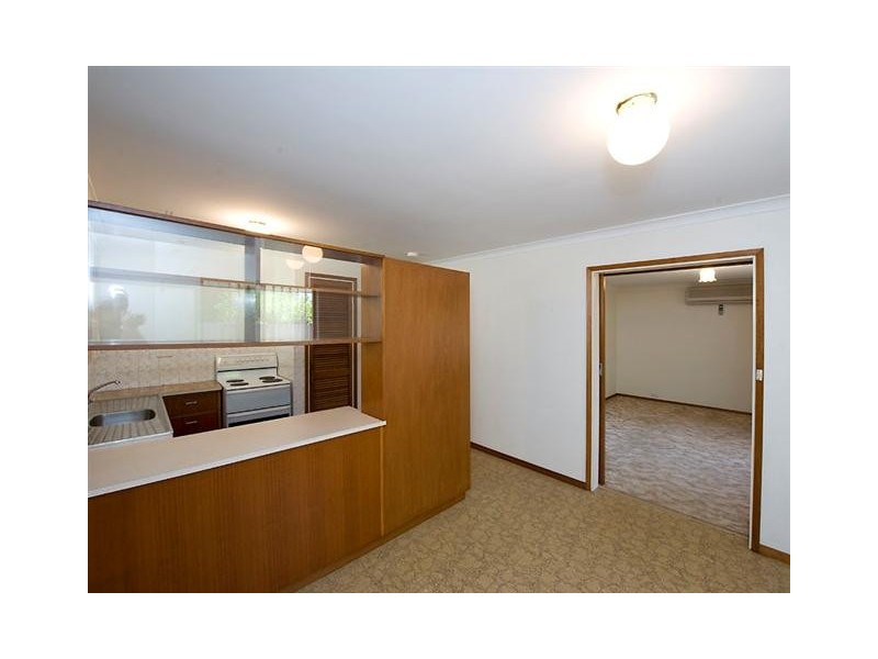 2 Satellite Place, Carlisle WA 6101