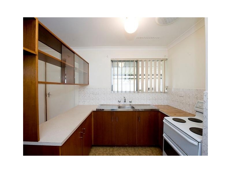 2 Satellite Place, Carlisle WA 6101