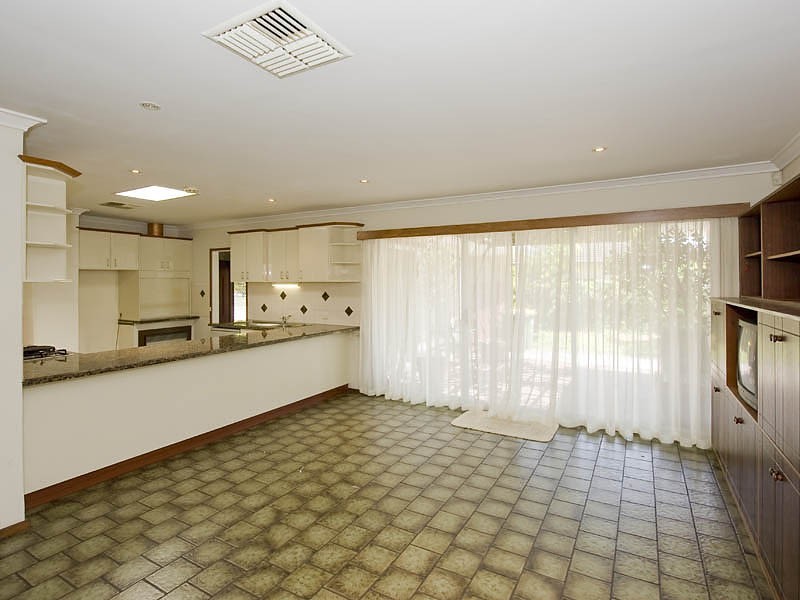 32 Redmond Street, Salter Point WA 6152