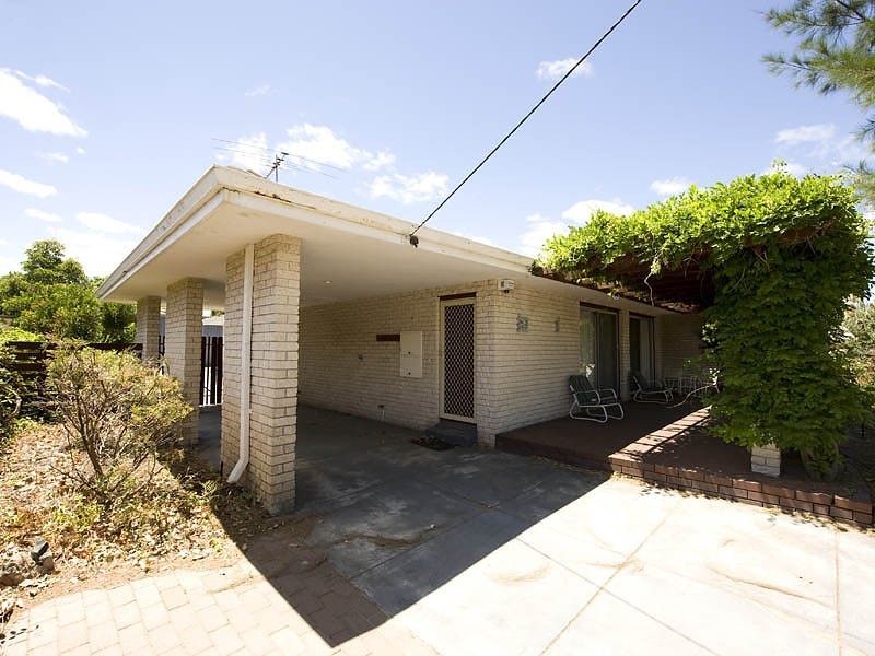 32 Redmond Street, Salter Point WA 6152