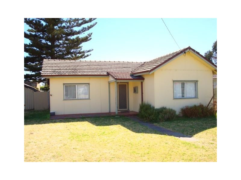 10 Derisleigh Street, Cannington WA 6107