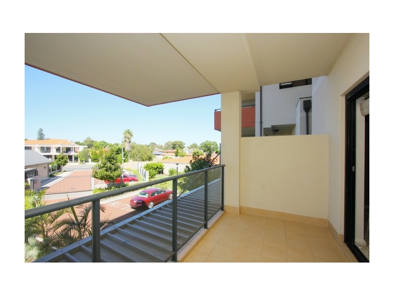 2/296 Mill Point Road, South Perth WA 6151