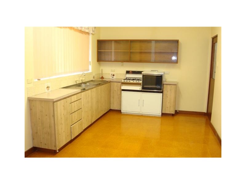 3 Satellite place, Carlisle WA 6101