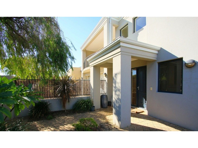 1/138  Robert Street, Como WA 6152