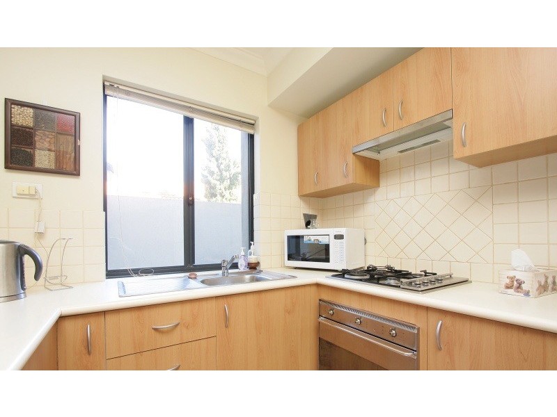 1/138  Robert Street, Como WA 6152