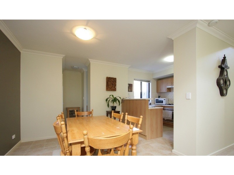 1/138  Robert Street, Como WA 6152