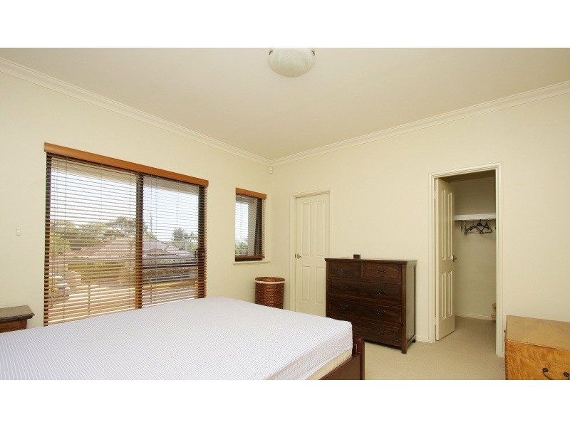 1/138  Robert Street, Como WA 6152