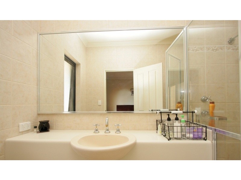 1/138  Robert Street, Como WA 6152