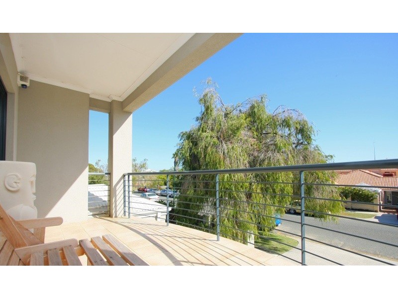 1/138  Robert Street, Como WA 6152