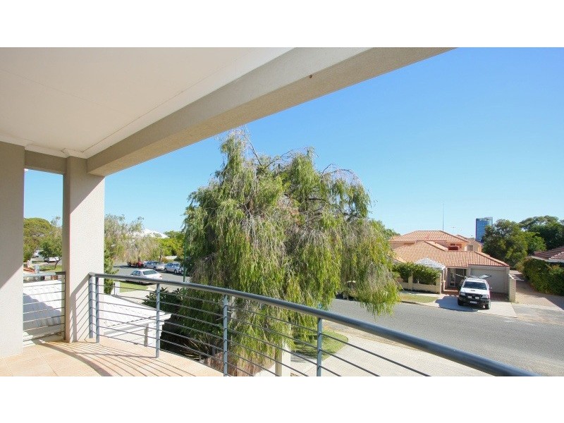 1/138  Robert Street, Como WA 6152