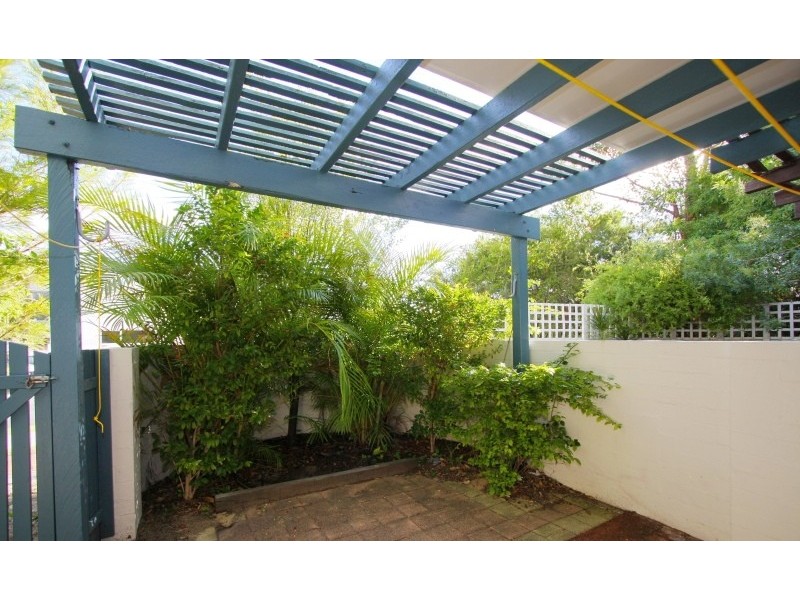 5/2 Manning Tce, South Perth WA 6151