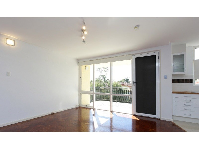 3/45 Robert street, Como WA 6152
