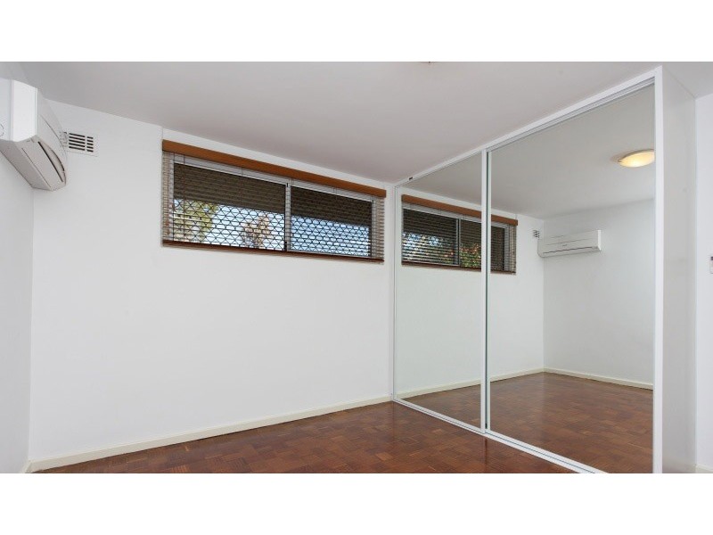 3/45 Robert street, Como WA 6152