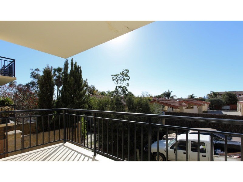 3/45 Robert street, Como WA 6152