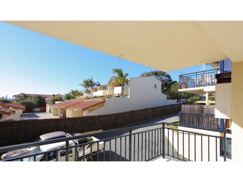 3/45 Robert street, Como WA 6152
